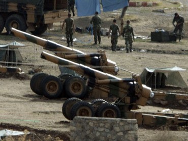Pháo binh Thổ Nhĩ Kỳ triển khai gần biên giới với Syria
